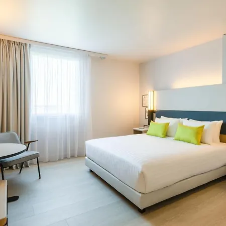 Courtyard By Marriott Paris 4*