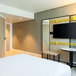 Courtyard By Marriott Paris Hotel