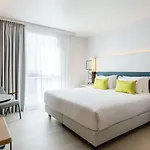 Courtyard By Marriott Paris Szálloda