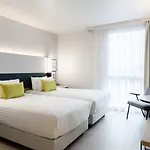 Courtyard By Marriott Paris Szálloda 4*