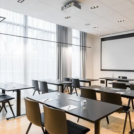 酒店 Courtyard By Marriott Paris 4*