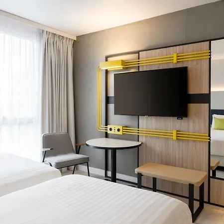 Courtyard By Marriott Paris 酒店