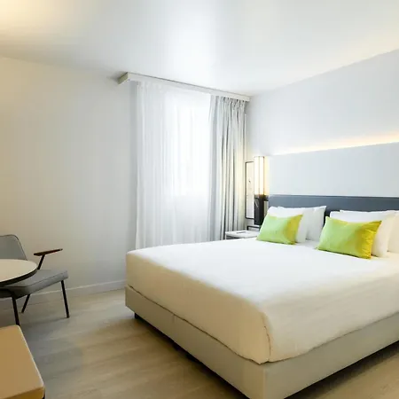 Courtyard By Marriott Paris كْرُتييّ
