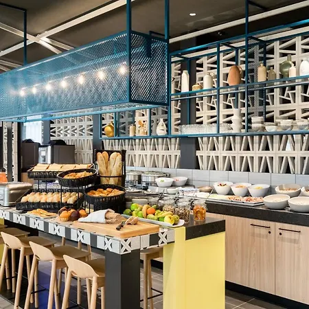 Courtyard By Marriott Paris 酒店