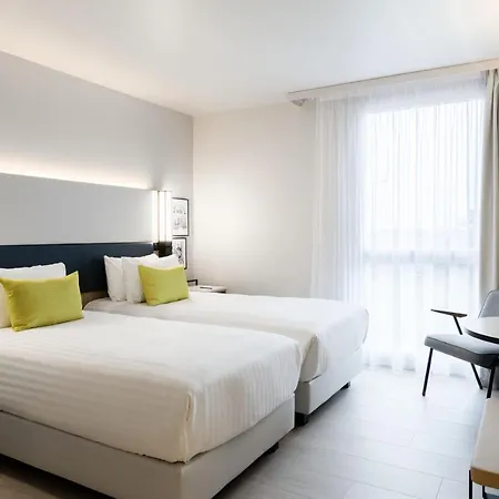 Courtyard By Marriott Paris 酒店