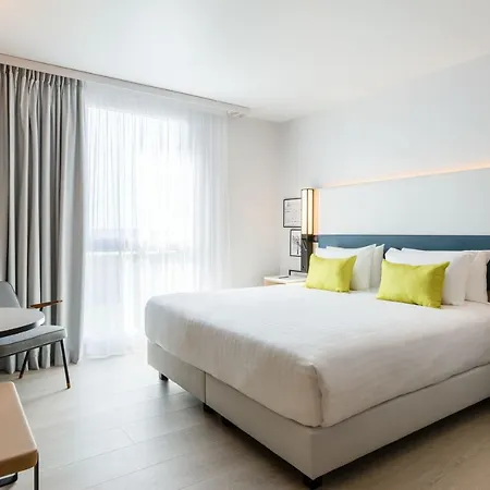 Courtyard By Marriott Paris 酒店 4*