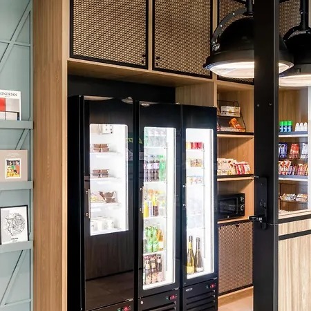 Courtyard By Marriott Paris
