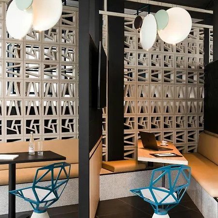 Courtyard By Marriott Paris