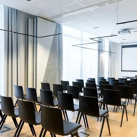 酒店 Courtyard By Marriott Paris 4*