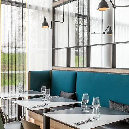 酒店 Courtyard By Marriott Paris 4*
