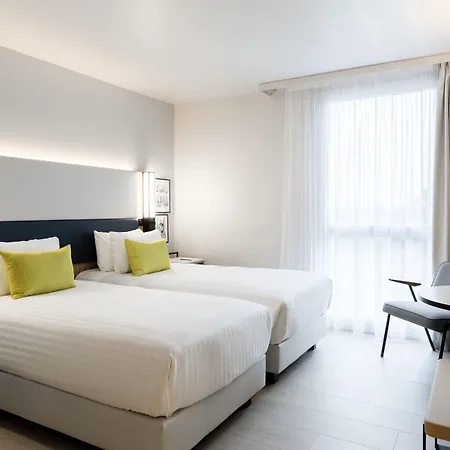 Courtyard By Marriott Paris 酒店 4*