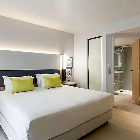 Courtyard By Marriott Paris 酒店 克雷泰伊