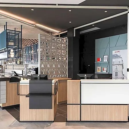 酒店 Courtyard By Marriott Paris 4*