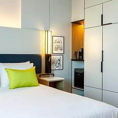 Courtyard By Marriott Paris 4* 克雷泰伊