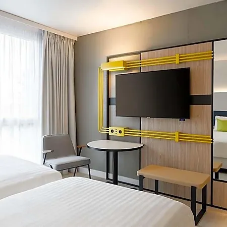 Courtyard By Marriott Paris 酒店