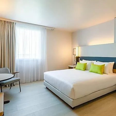 Courtyard By Marriott Paris 克雷泰伊