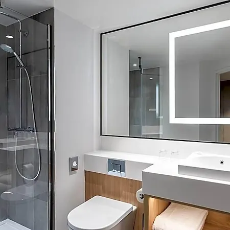 Courtyard By Marriott Paris 克雷泰伊