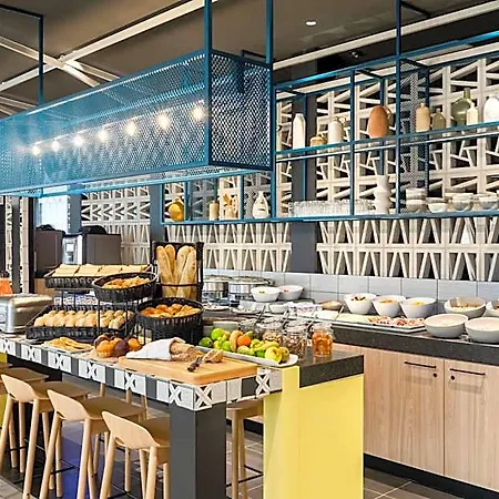 Courtyard By Marriott Paris 酒店 4*