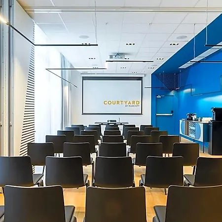 Courtyard By Marriott Paris 4* 克雷泰伊