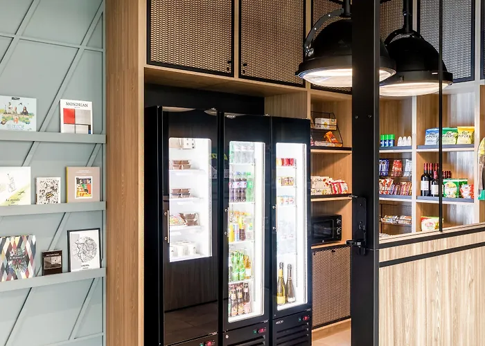 Courtyard By Marriott Paris 4*