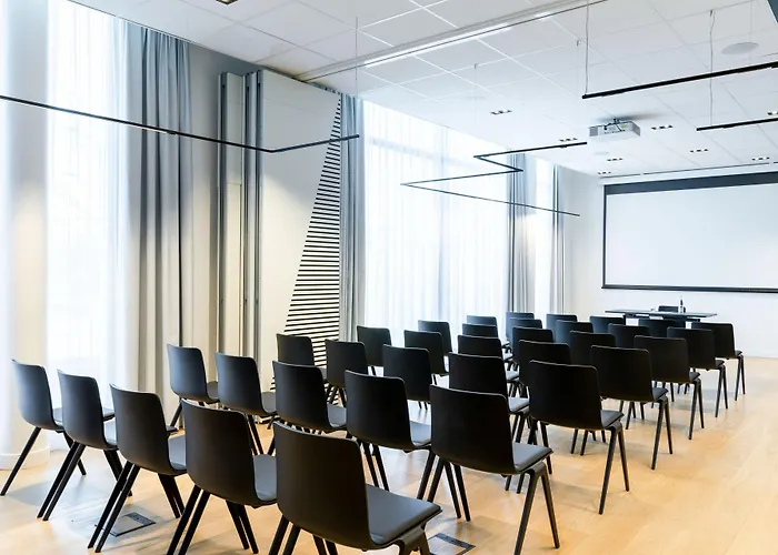 Hotel Courtyard By Marriott Paris 4*